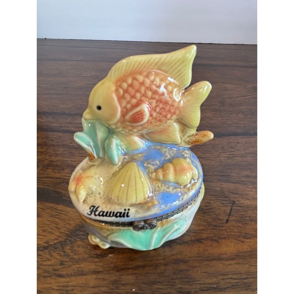 Vintage Hawaii Tropical Fish Ceramic Trinket Box Keepsake Coastal Beach Ocean